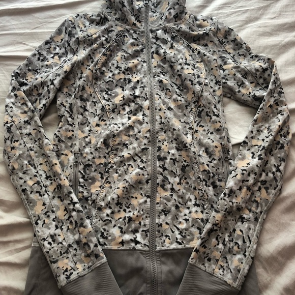 Lululemon nice asana jacket - Picture 2 of 4